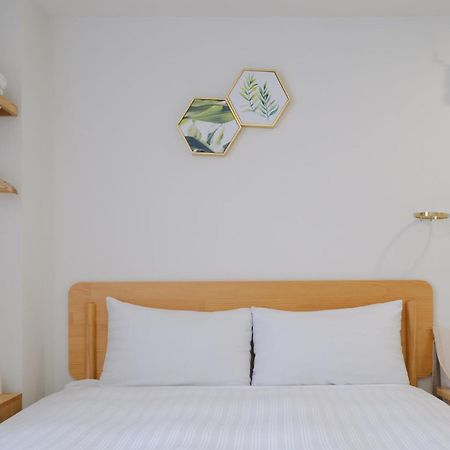 See U Apartment Tainan Bagian luar foto