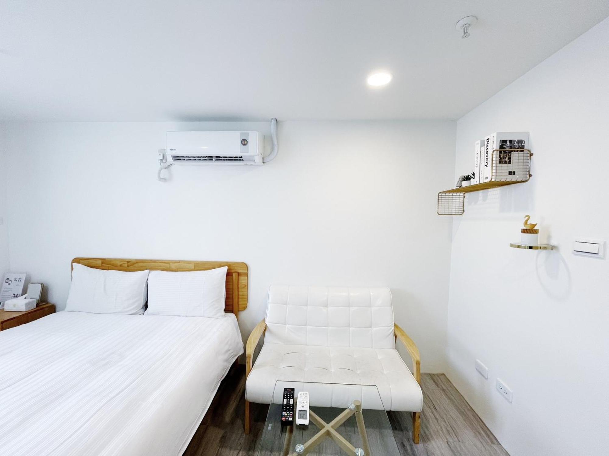 See U Apartment Tainan Bagian luar foto