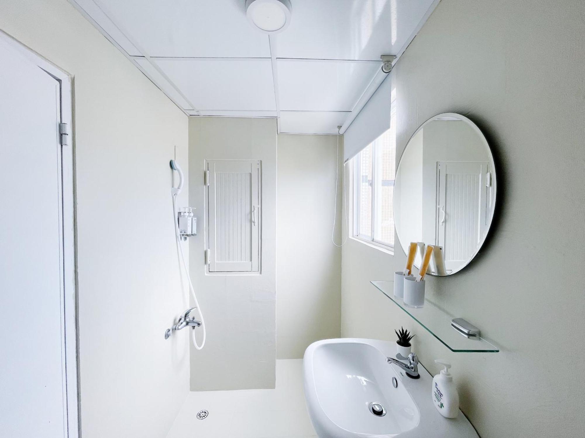 See U Apartment Tainan Bagian luar foto