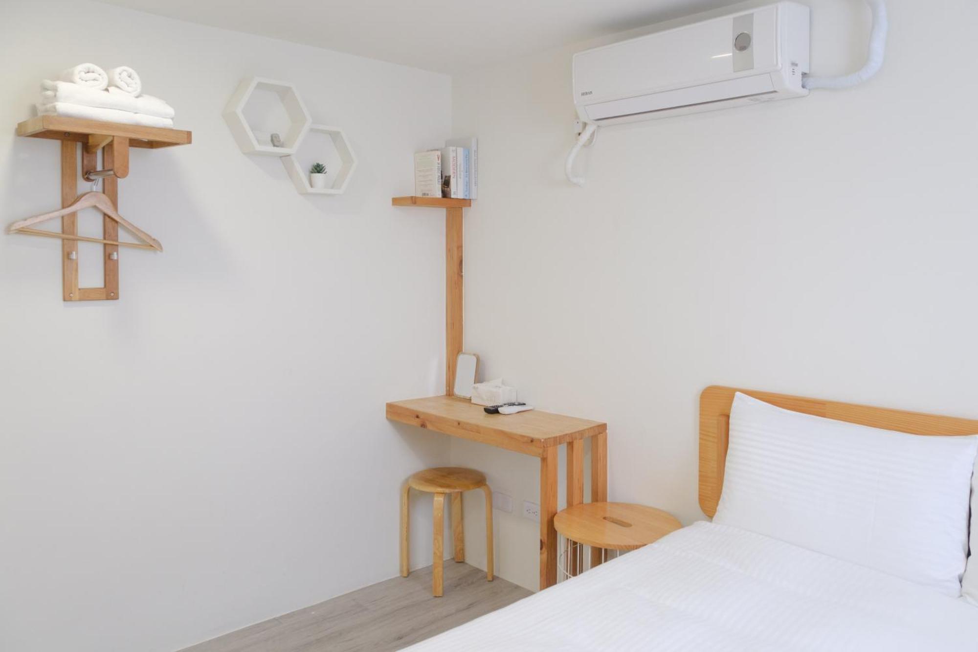 See U Apartment Tainan Bagian luar foto