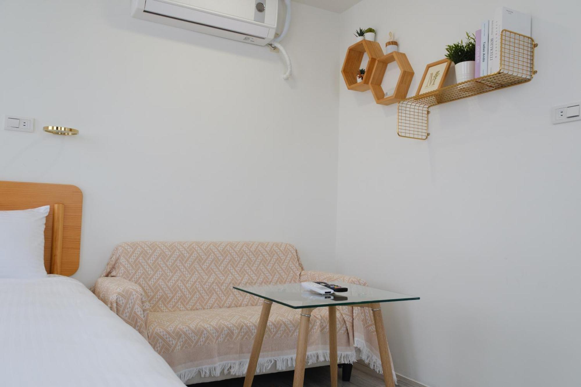 See U Apartment Tainan Bagian luar foto