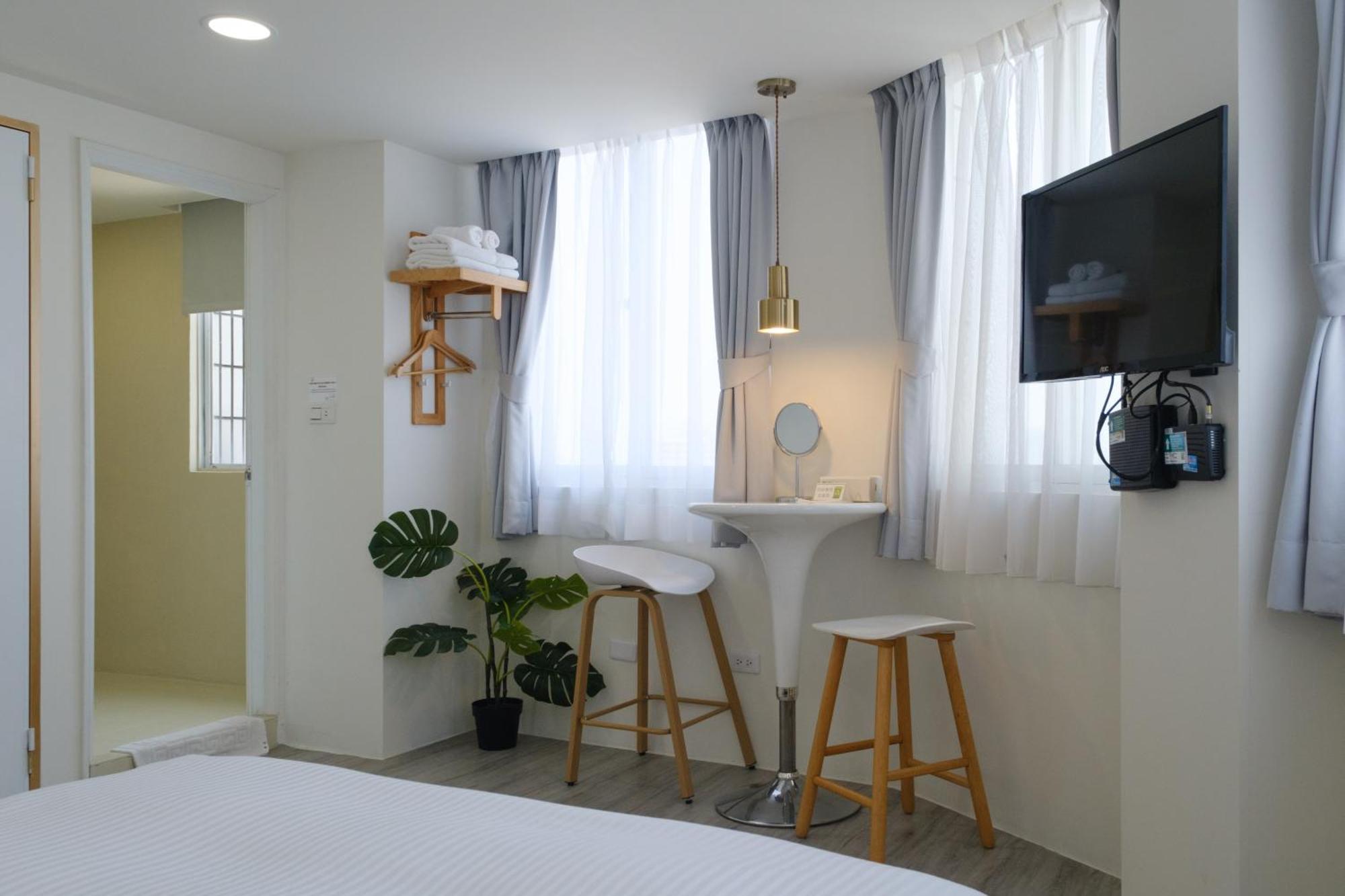 See U Apartment Tainan Bagian luar foto