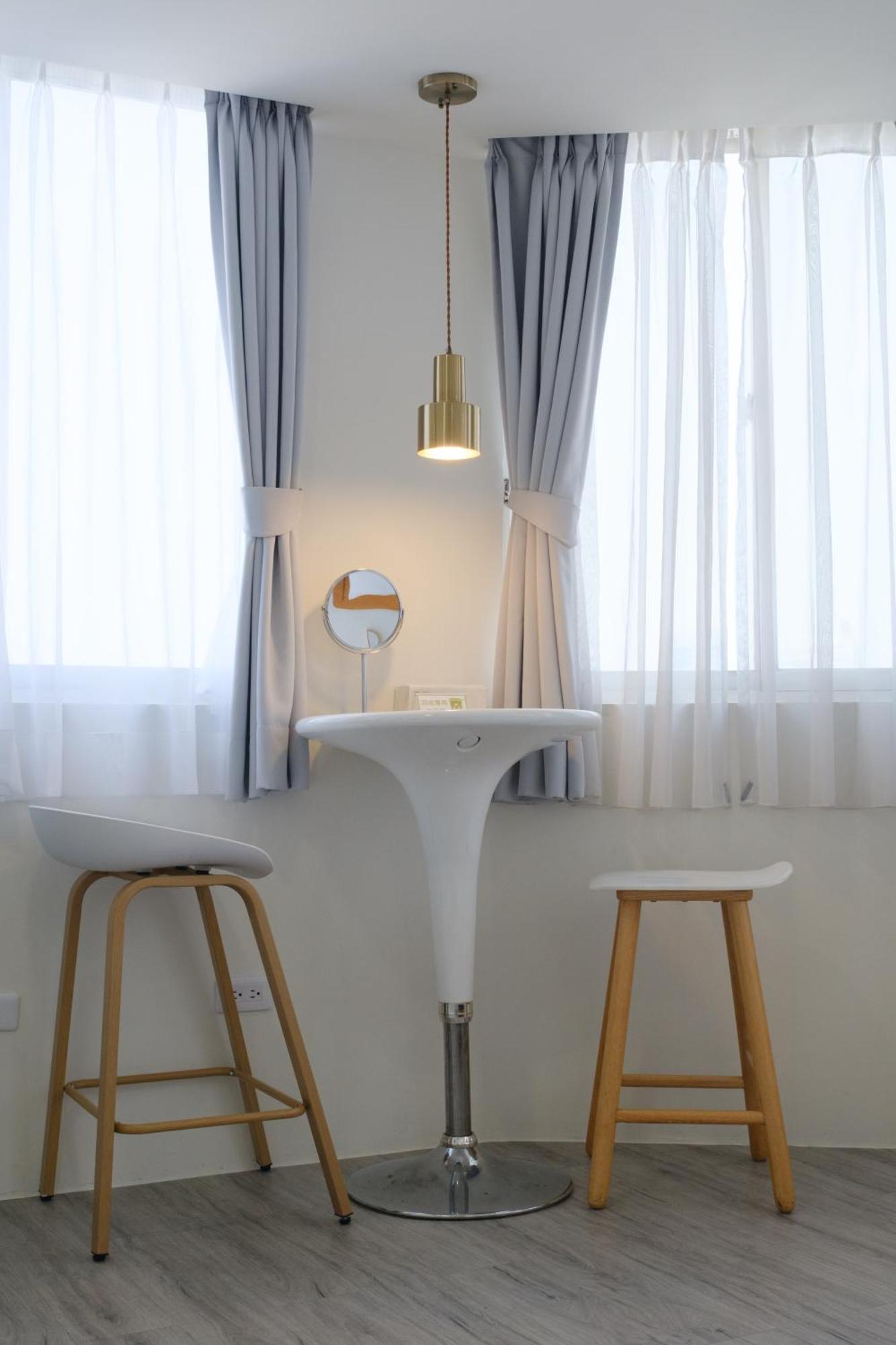 See U Apartment Tainan Bagian luar foto