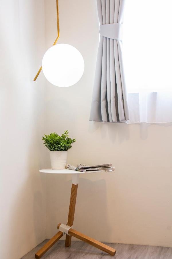 See U Apartment Tainan Bagian luar foto