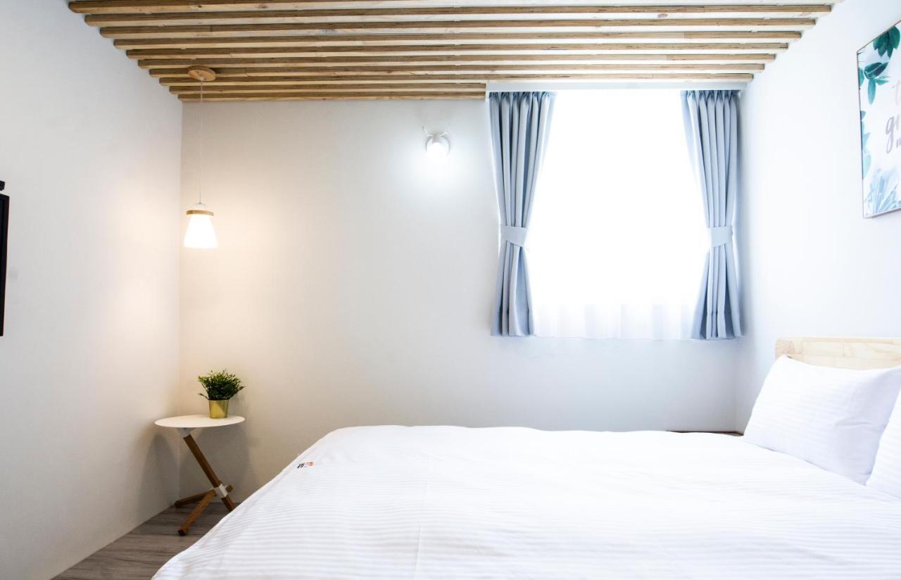 See U Apartment Tainan Bagian luar foto