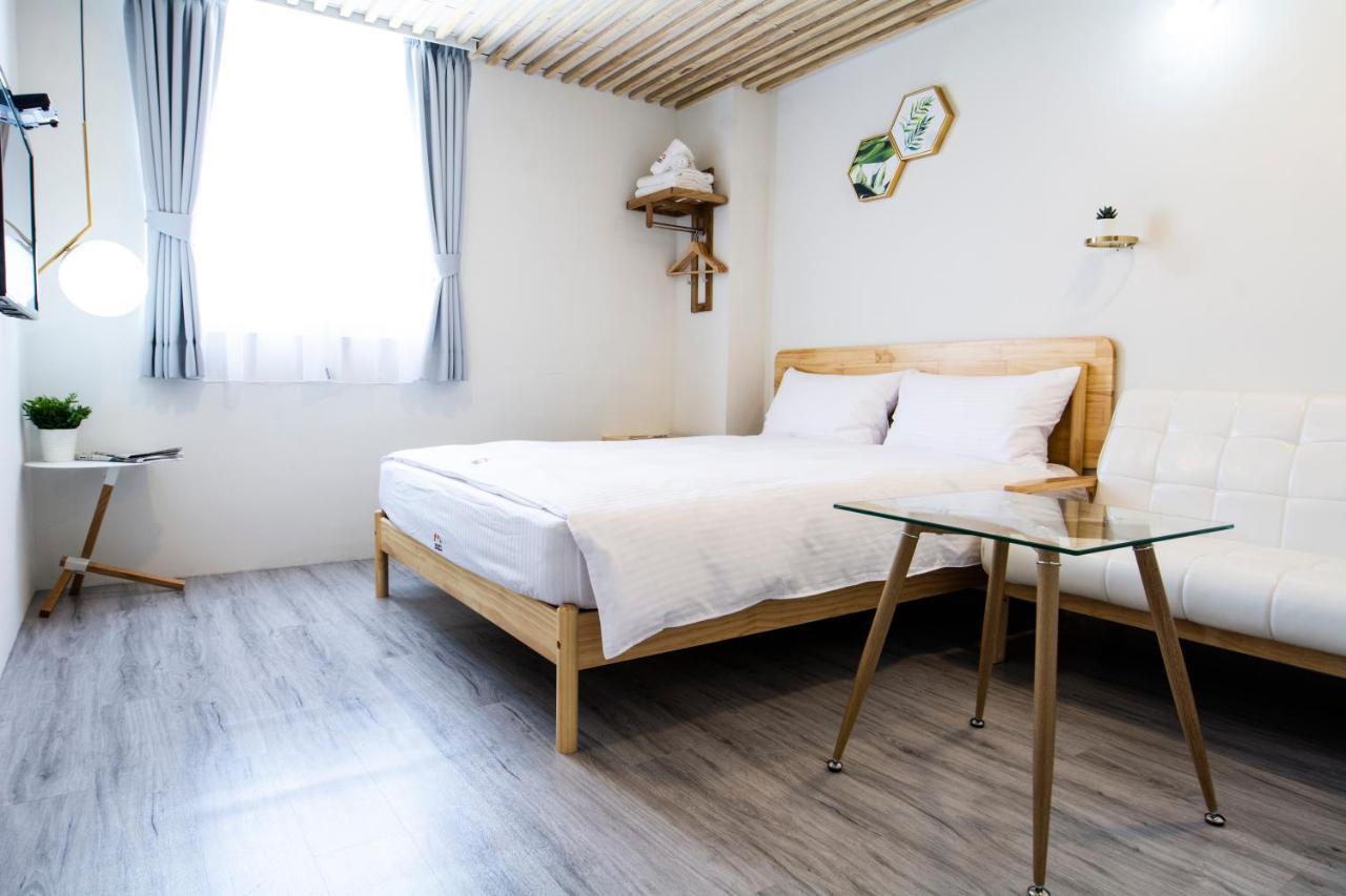 See U Apartment Tainan Bagian luar foto